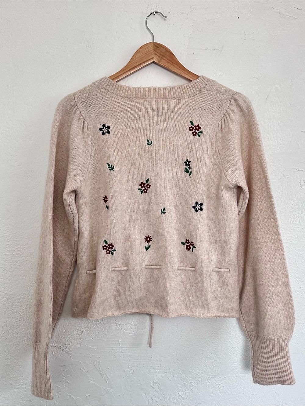 NEW NWT Mustard Seed Beige Floral Embroidered Button Cardigan Size Small - Picture 2 of 6